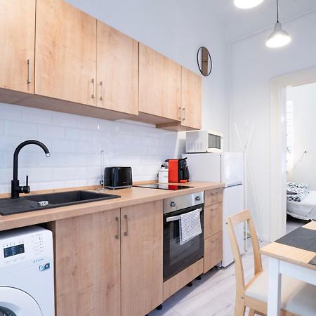 Studio In The Heart Of Party District Ka28 부다페스트 외부 사진