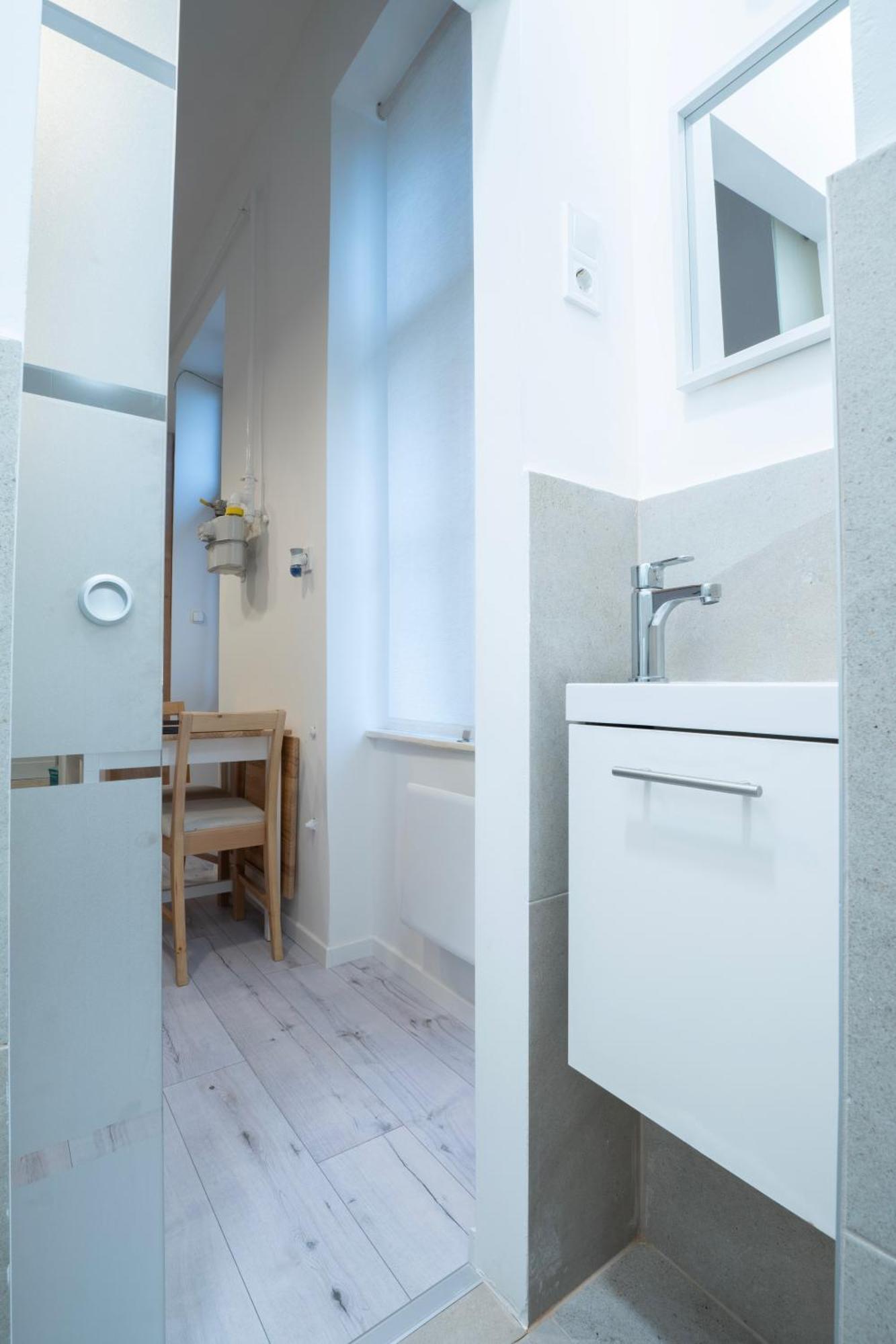 Studio In The Heart Of Party District Ka28 부다페스트 외부 사진