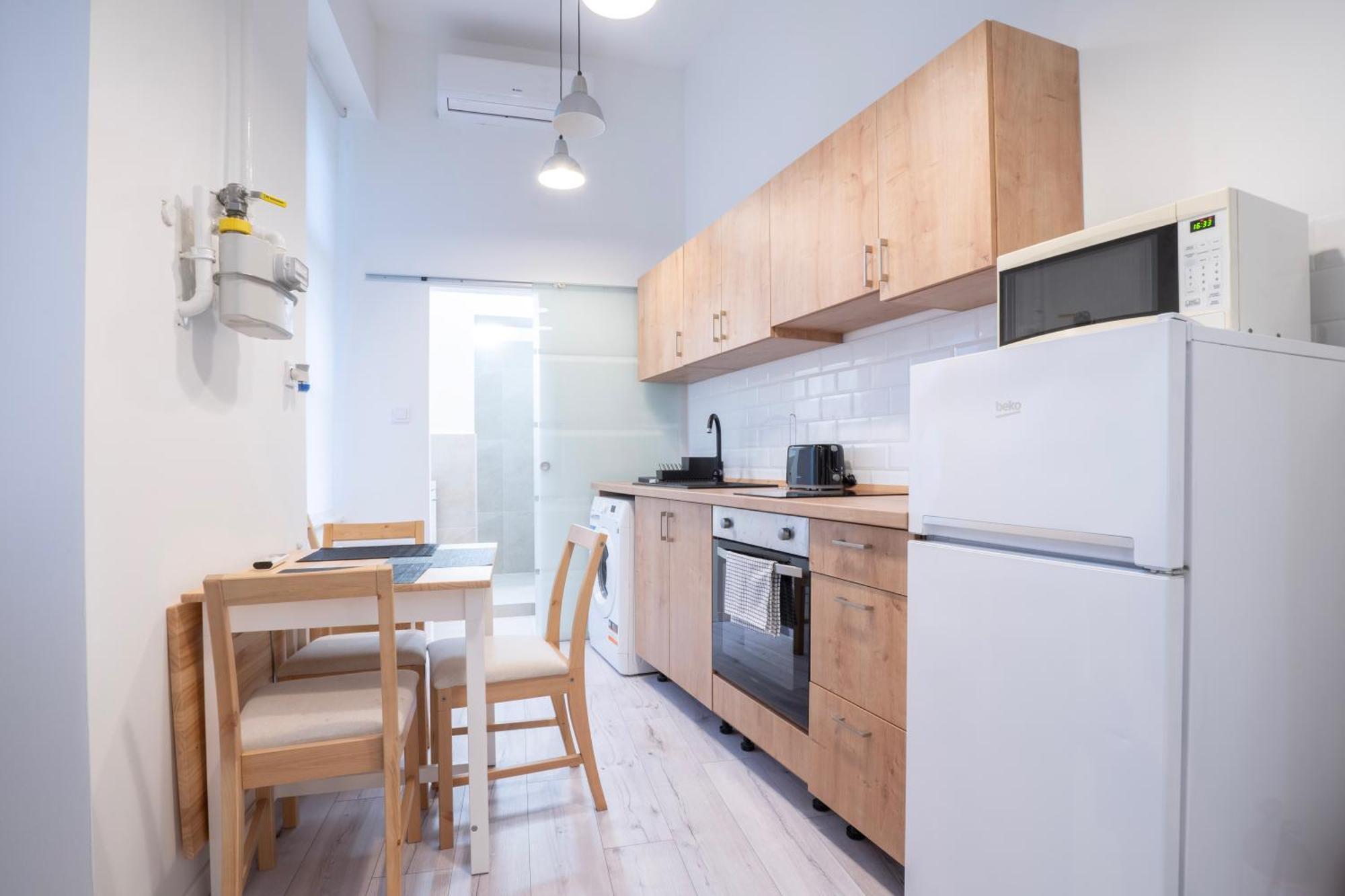 Studio In The Heart Of Party District Ka28 부다페스트 외부 사진